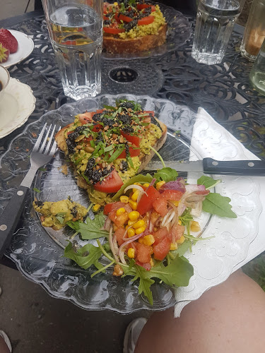 Kafé Ingenstans - Gastronomi och hotellverksamhet