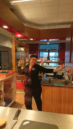 Nöjds Konditori, Högsbo - Gastronomi och hotellverksamhet