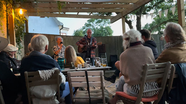 Lilla caféet i Mellstaby - Gastronomi och hotellverksamhet
