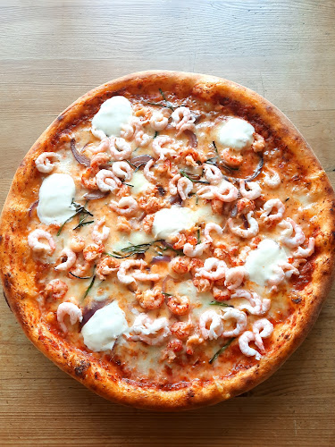 Pizzeria Gula Villan Express - Gastronomi och hotellverksamhet