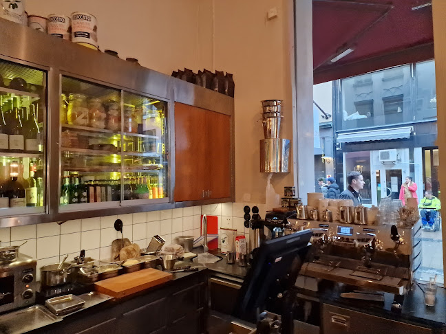 Schmaltz Bar & Delicatessen - Gastronomi och hotellverksamhet