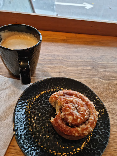 Opinii despre Kavringsbageriet Göteborg în Göteborg - Gastronomi och hotellverksamhet