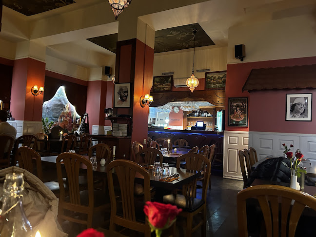 Indisk restaurang Razmoni - Gastronomi och hotellverksamhet