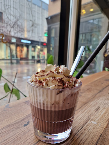 Comments and reviews of Global Living