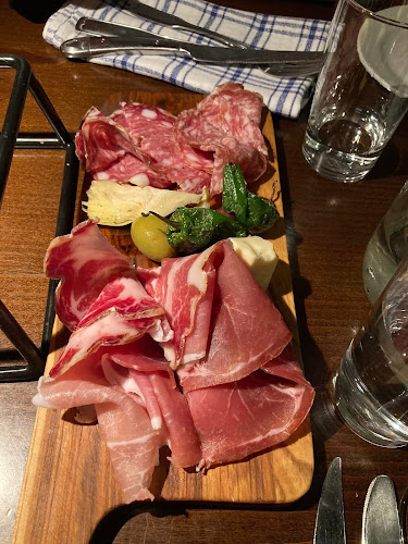 Opinii despre Matboden Södermalm în Stockholm - Gastronomi och hotellverksamhet