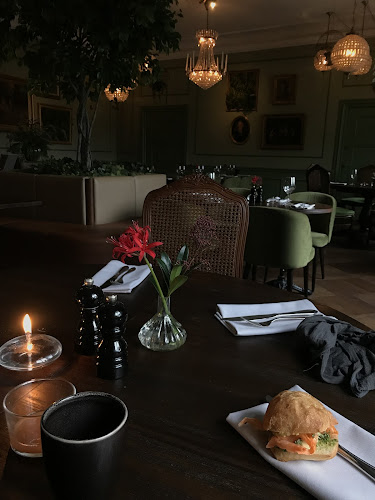 Åkeshovs gårdsväg 11, 168 38 Bromma