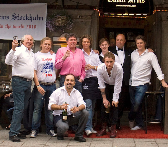 Tudor Arms Pub and Restaurant - Gastronomi och hotellverksamhet