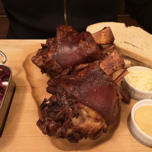 Kötthallen Järfälla - Gastronomi och hotellverksamhet