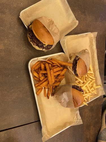 BOO Burgers & Barbecue City