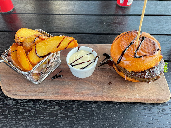 Hörnet Restaurang & Kvarterskrog Phone number