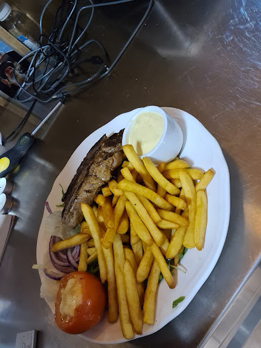 Tekniska Högskolan T-bana، utgång, Valhallavägen, 114 24 Stockholm