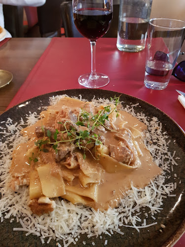 Comments and reviews of Mamma Mia