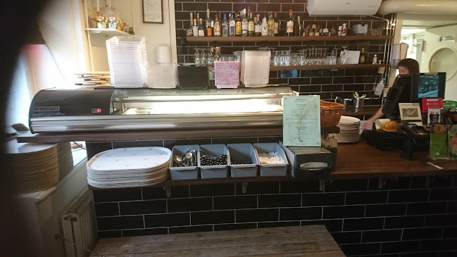 GinnDee Sushi & Wok - Gastronomi och hotellverksamhet