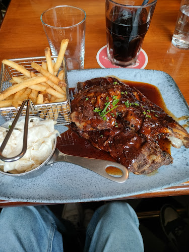 The Red Lion - Gastronomi och hotellverksamhet