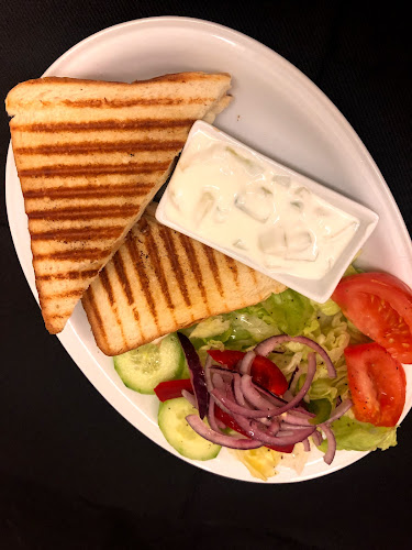 Comentarii opinii despre The Roundabout Cafe & Bistro