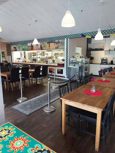 Golden India - Gastronomi och hotellverksamhet