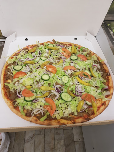 Pizzeria Capri - Gastronomi och hotellverksamhet