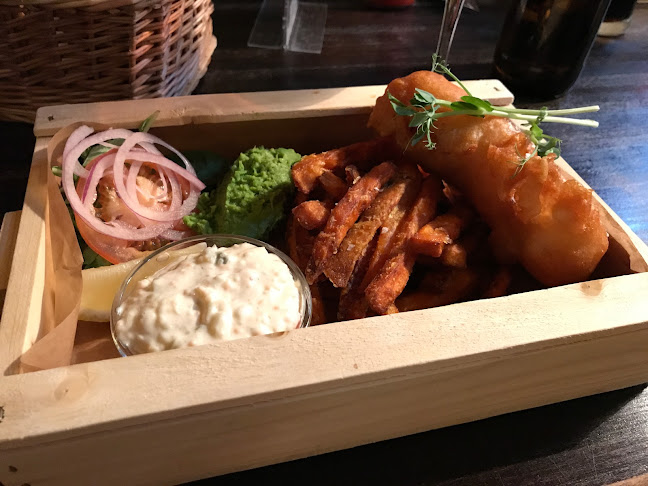 Flying Barrel - Gastronomi och hotellverksamhet