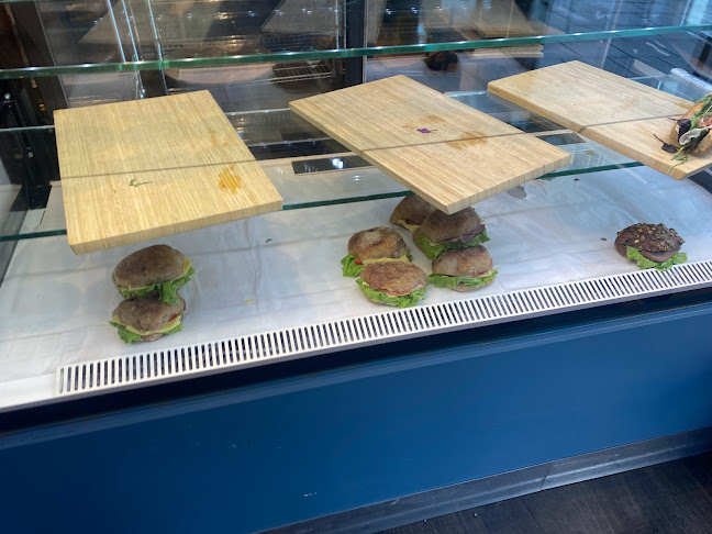 Opinii despre Bonne Femme Stenugnsbageri în Stockholm - Gastronomi och hotellverksamhet