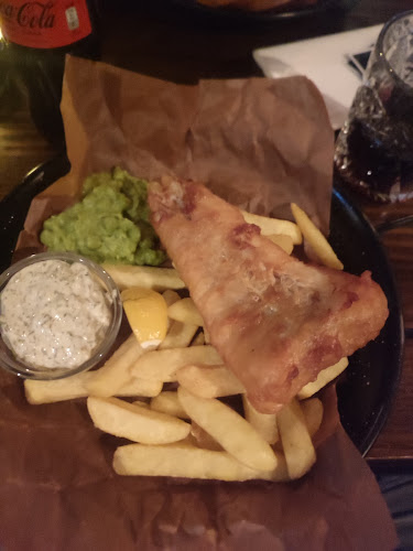 Pub Nessie - Gastronomi och hotellverksamhet