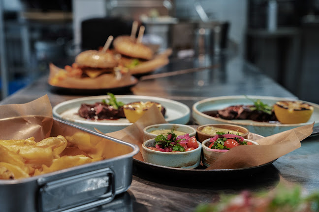 Kök & Bar 93 Vänersborg - Gastronomi och hotellverksamhet