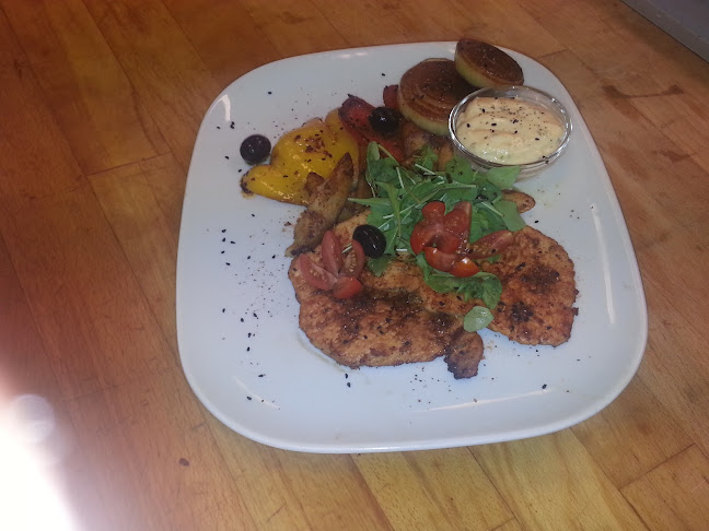 Hallsta Restaurang & Sportbar - Gastronomi och hotellverksamhet