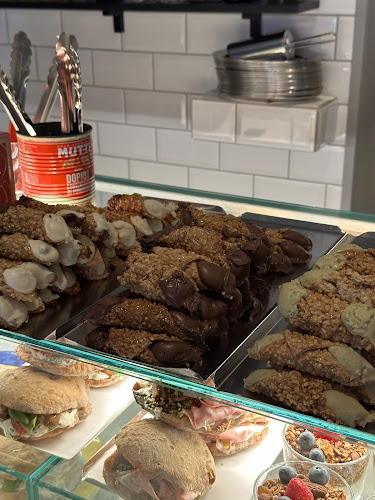 Bar Italia - Gastronomi och hotellverksamhet