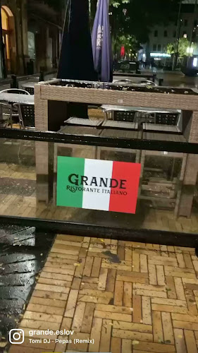 Grande Italiensk Restaurang & BAR Eslöv / VED PIZZA