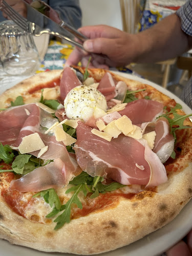 Panncentralen- Italienskt Möte - Gastronomi och hotellverksamhet