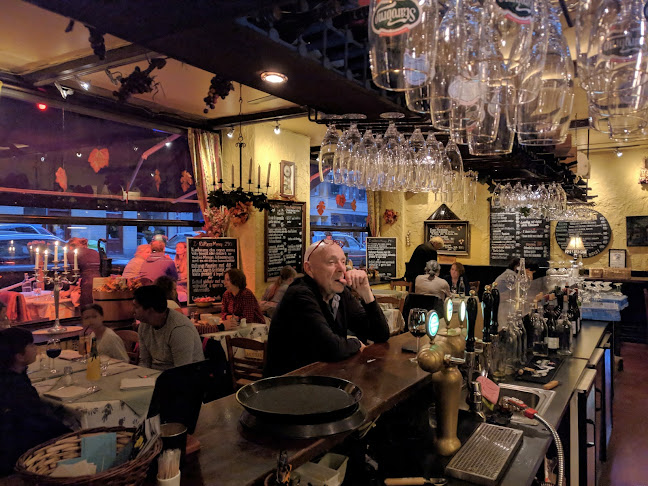 Cyrano - Gastronomi och hotellverksamhet