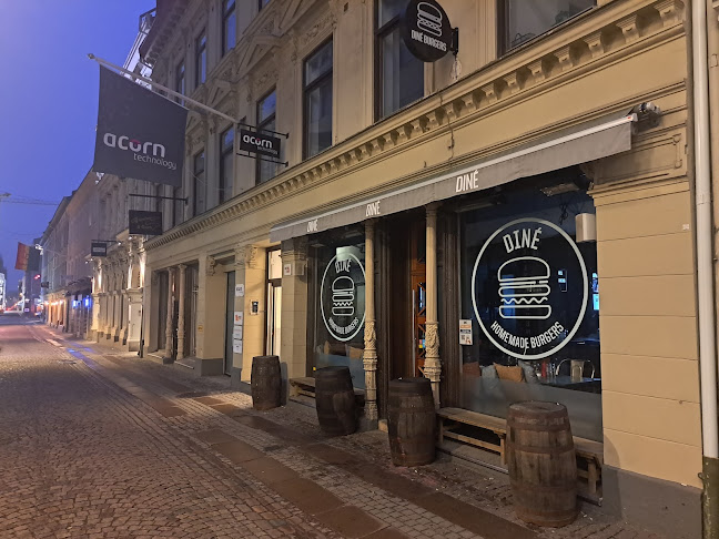 Comments and reviews of DINÉ Burgers