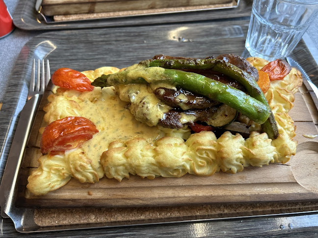 2 Rum & Kök - Gastronomi och hotellverksamhet