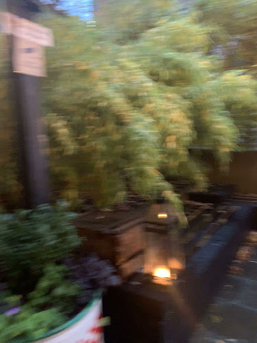 Tugg Burgers - Gastronomi och hotellverksamhet