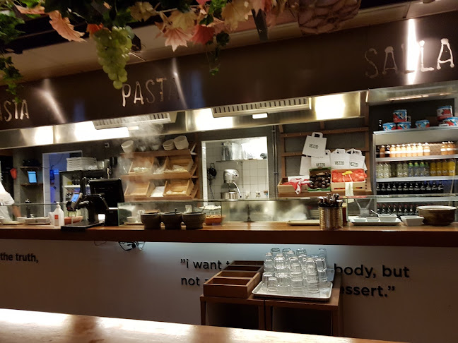 Vezzo - Gastronomi och hotellverksamhet