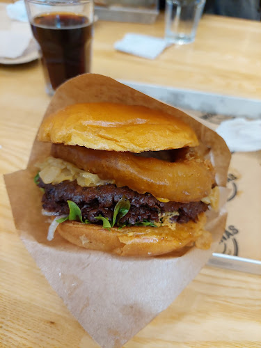 Comentarii opinii despre Brödernas