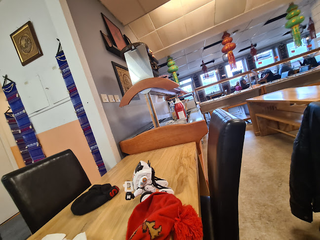 Suay Spicy Restaurang Phone number