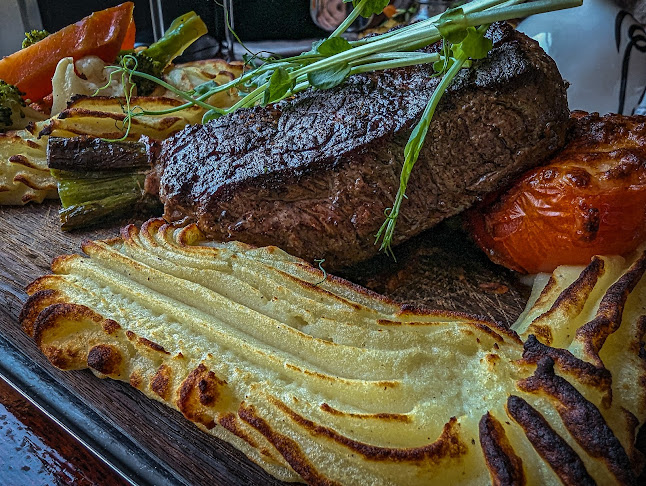 Comentarii opinii despre Black and White