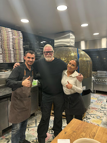 Grande Italiensk Restaurang & BAR Eslöv / VED PIZZA - Eslöv