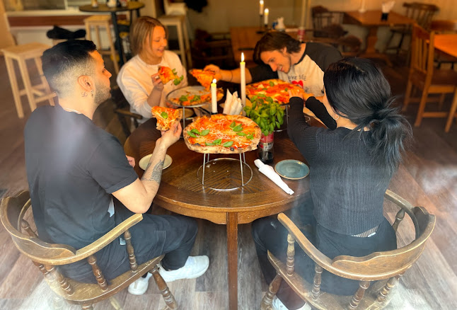 Comentarii opinii despre The Crust