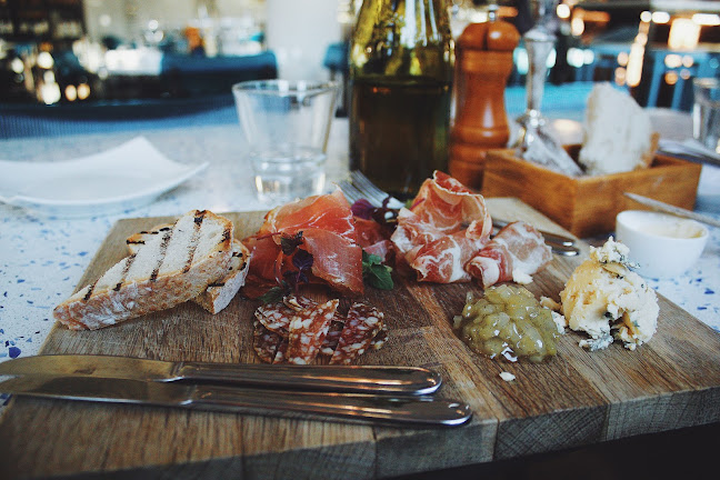 Opinii despre Funkalistic Bistro & Bar în Stockholm - Gastronomi och hotellverksamhet