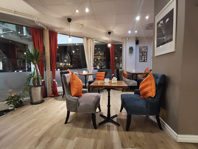 The Roundabout Cafe & Bistro - Enköping