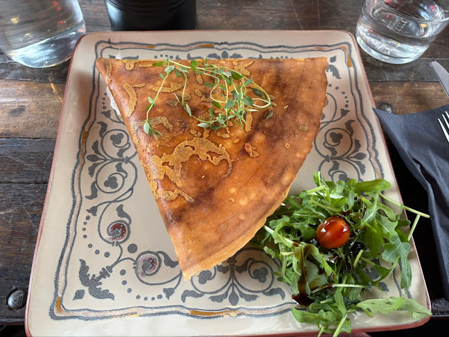 Ammos Café & Creperi - Gastronomi och hotellverksamhet