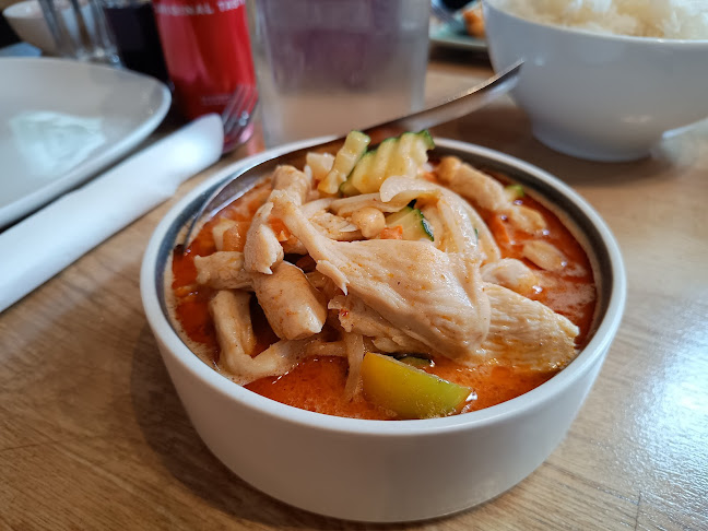 Muang Thai - Gastronomi och hotellverksamhet