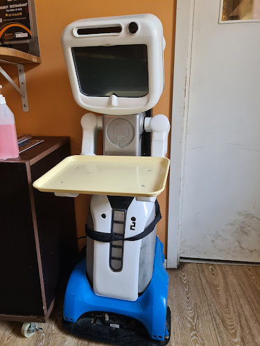 Robot Restaurang (thai och sushi restaurang) - Gastronomi och hotellverksamhet