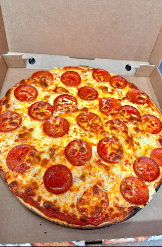 Opinii despre Ibbes Pizzeria Västerås în Västerås - Gastronomi och hotellverksamhet