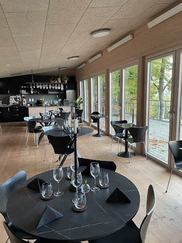 Treehouse Hovdala Phone number