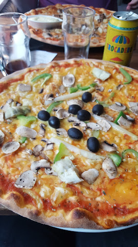 Zaza Pizza bar & kök - Gastronomi och hotellverksamhet