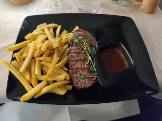 Jensens Bøfhus - Gastronomi och hotellverksamhet