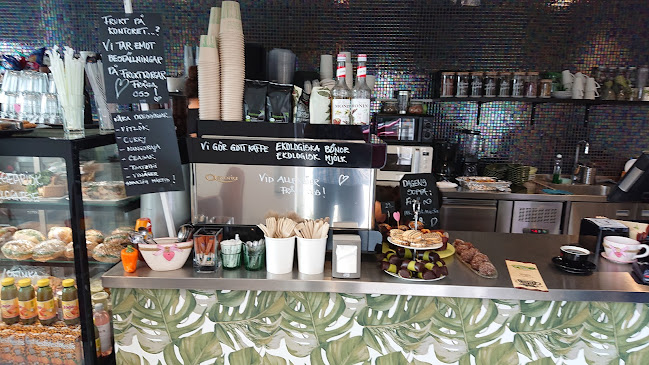 Suzi Cafe - Gastronomi och hotellverksamhet