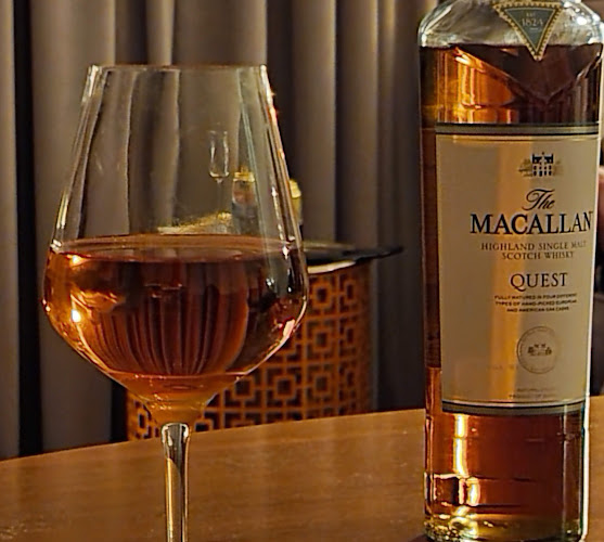 Nitrilski bar - Gastronomi och hotellverksamhet